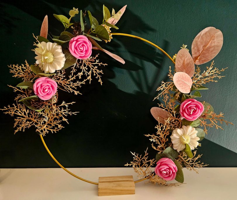 cercle floral avec bougies parfumées parfum de grasse