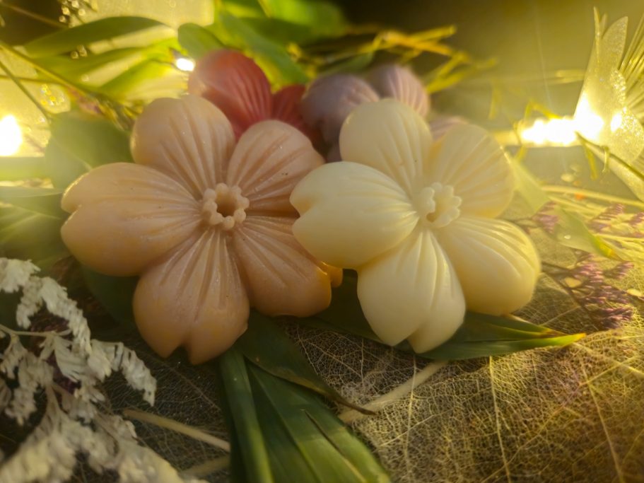 fleurs, bougie ,fondant parfumée, parfum de grasse ,cire ,idée cadeaux