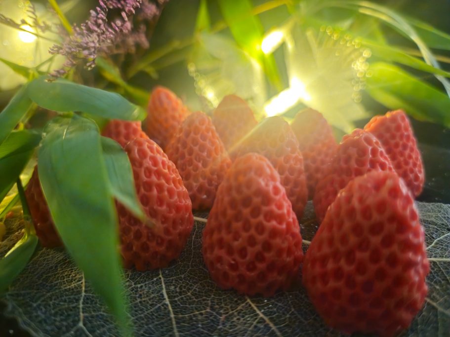 fraises , bougie , parfum de grasse, cire ,idée cadeaux fondant parfumée diy