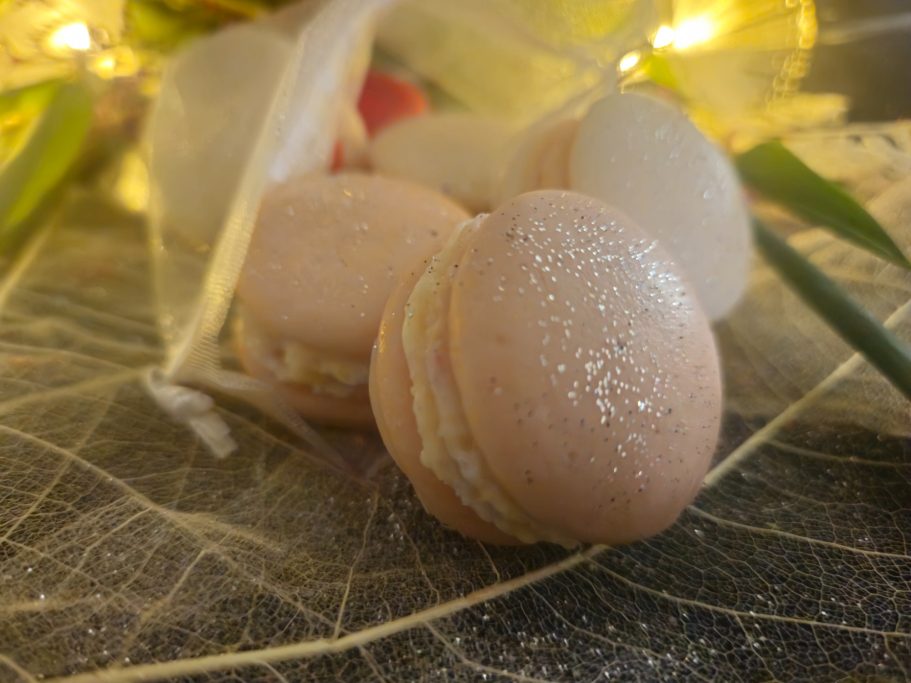 macaron ,cire ,bougie fondant parfumée , idée cadeaux , bougie ,artisan ,
